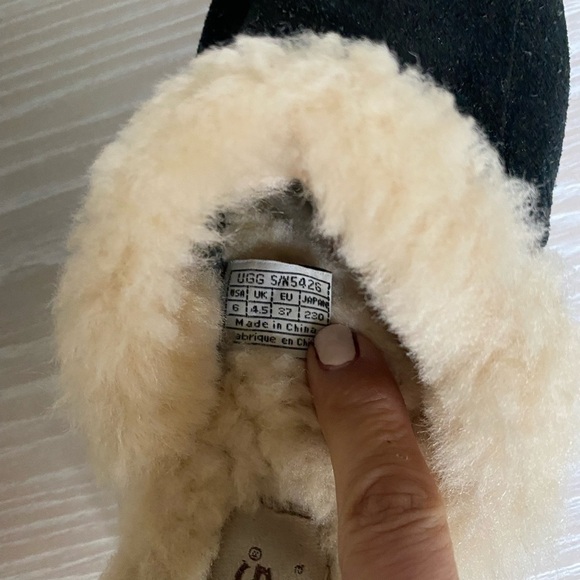 UGG Kalie 5426 Shearling Lines Black Suede Slip on Clogs - Picture 5 of 7